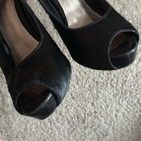 Pella Moda black feather heel sling backs size 8.5 but fit like 8s - Picture 4 of 7